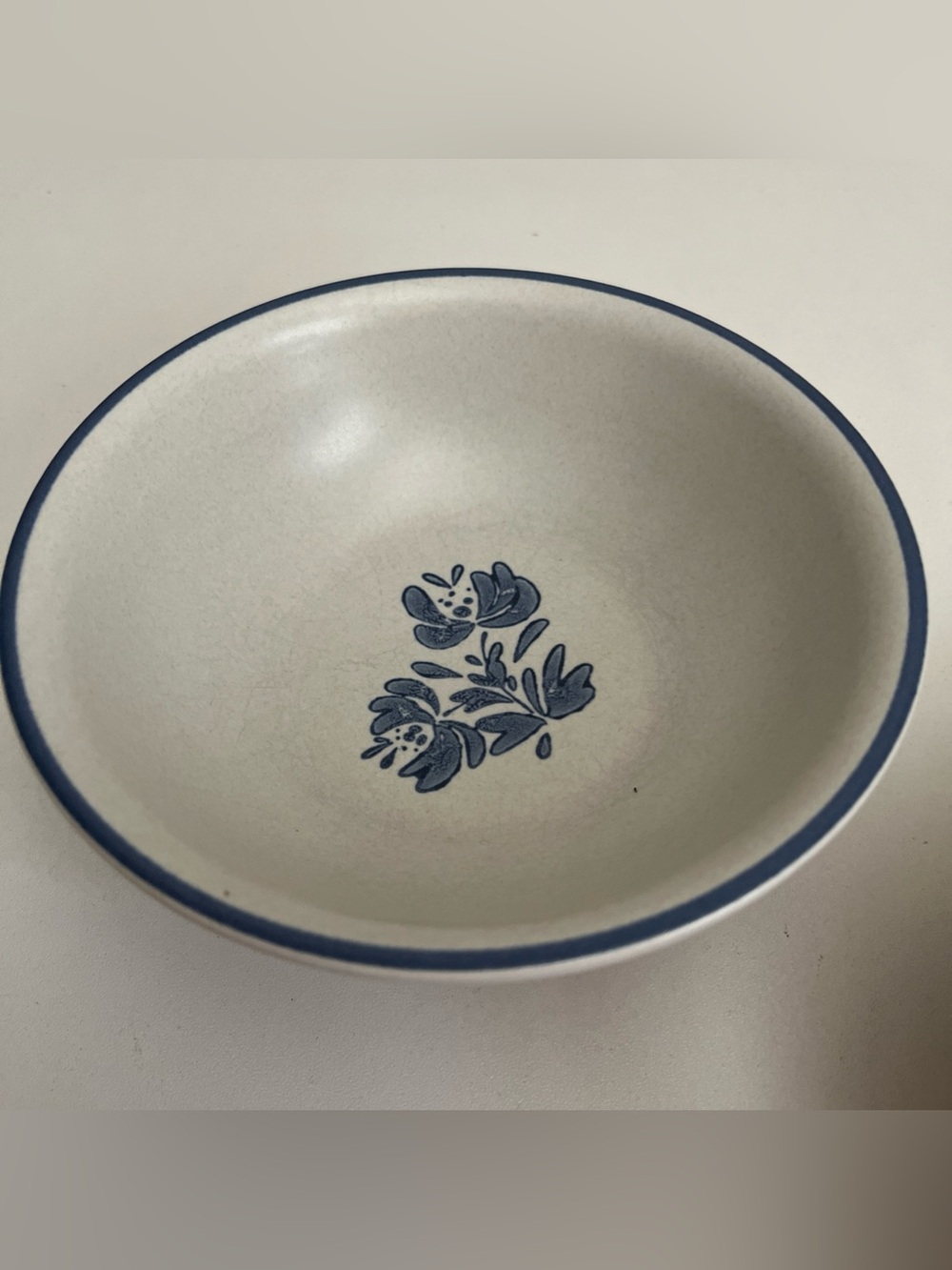 Pfaltzgraff Yorktowne Soup Bowl Blue Floral Motif Blue Band 6” EC